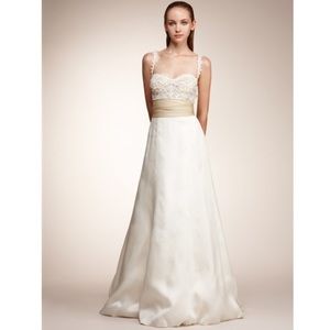 Monique Lhuillier- Edie Feminine Wedding Dress